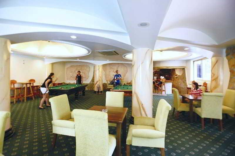 Defne Ana Hotel Сиде Екстериор снимка